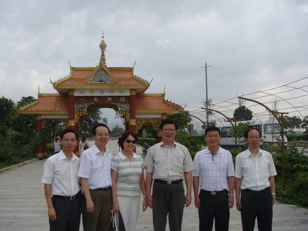 中央財經(jīng)領(lǐng)導(dǎo)小組辦公室經(jīng)貿(mào)組組長張松濤蒞臨西瑪電機視察指導(dǎo)工作。