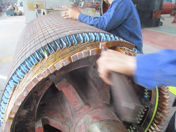 西安西瑪高壓電機(jī)轉(zhuǎn)子銅條繞組嵌線方法。