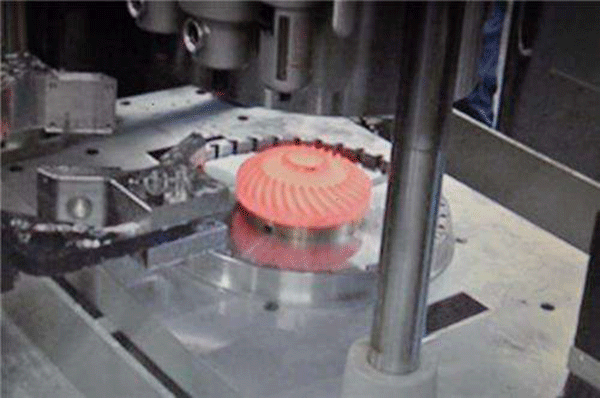 齒輪熱處理提高提高西安西瑪直流電機(jī)的使用效率。