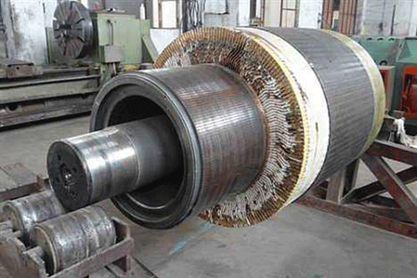 使用大型高壓電機(jī)時要注意安全問題。