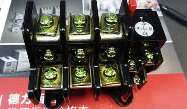 如何正確選擇三相異步電動(dòng)機(jī)保護(hù)用熱繼電器？